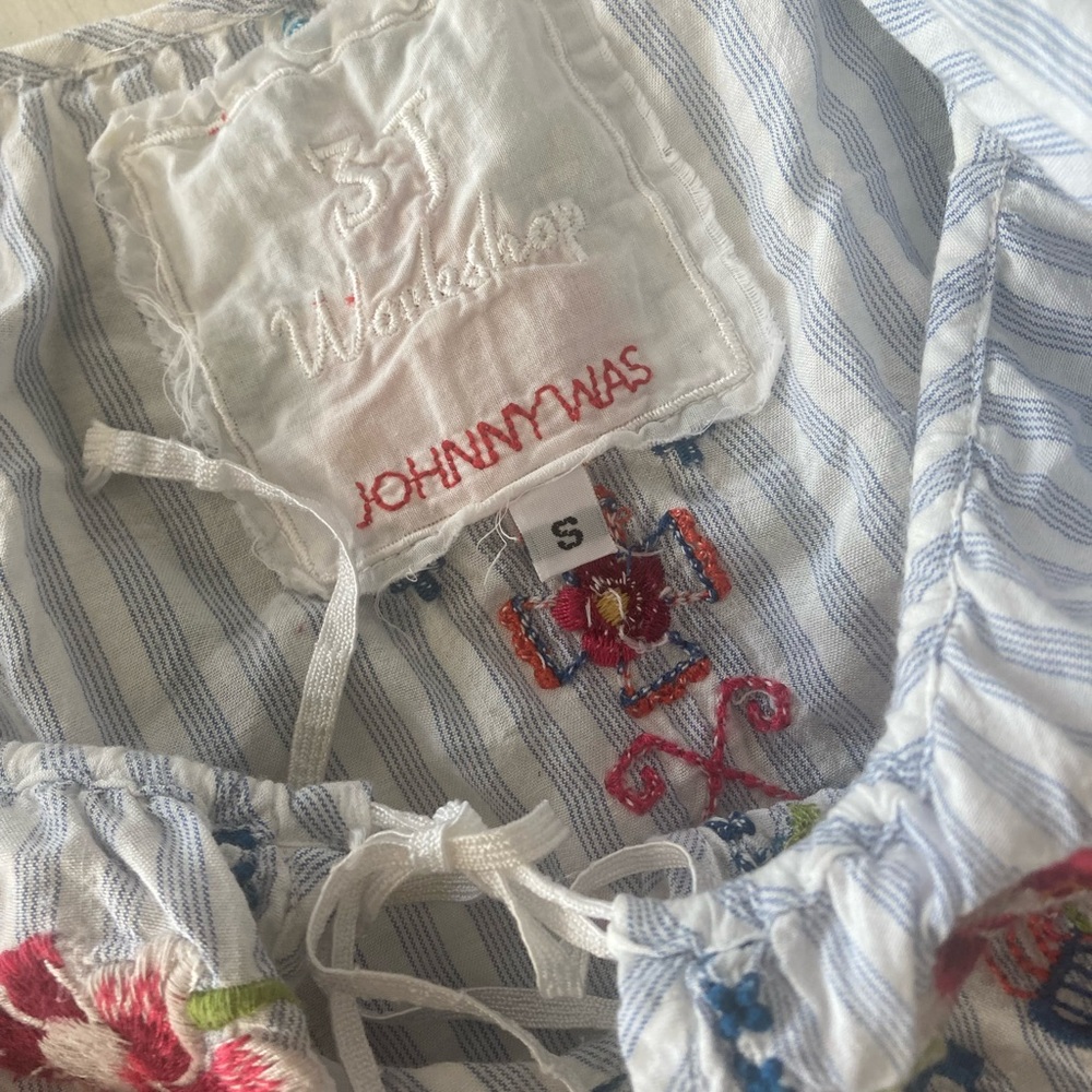 Johnny Was Light Blue Striped Peasant Top with Multicolor Embroidery Size Small - Picture 6 of 12